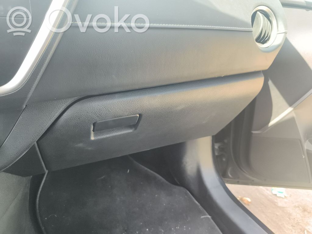 Toyota Auris E180 Handschuhfach 