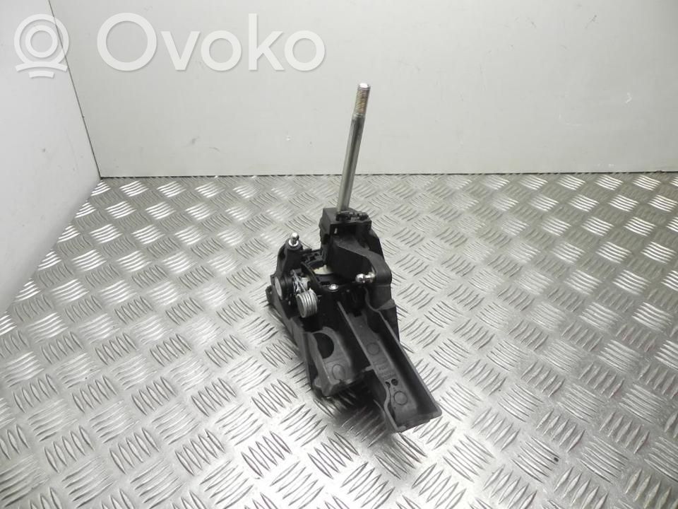 Ford Kuga II Gear shifter/selector 