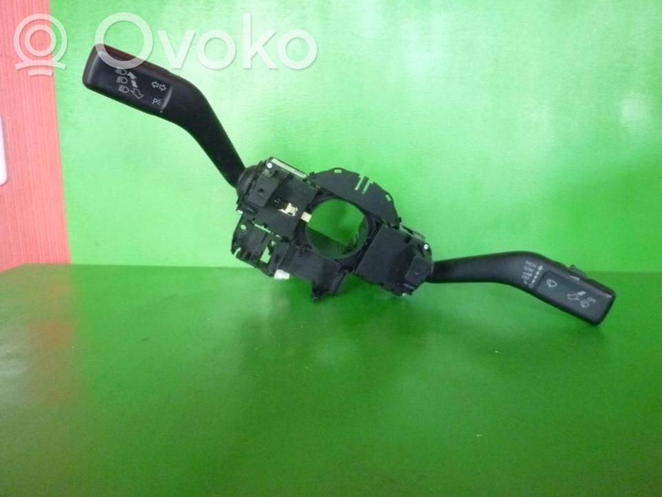 Skoda Octavia Mk2 (1Z) Leva/interruttore dell’indicatore di direzione e tergicristallo 
