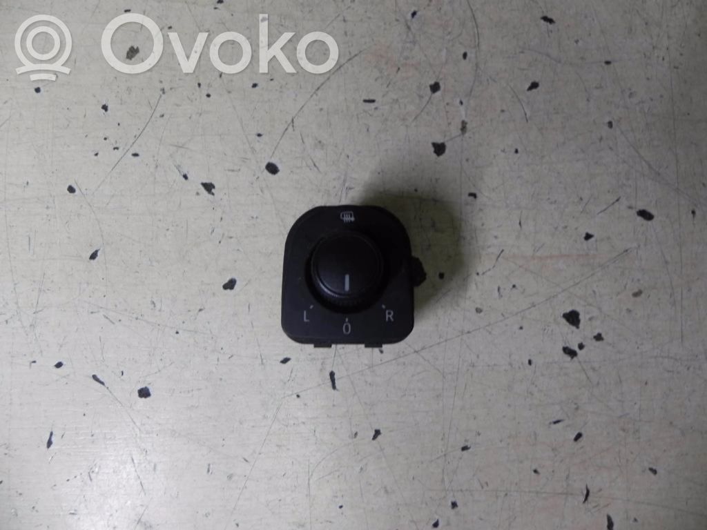 Seat Leon (5F) Electric window control switch 