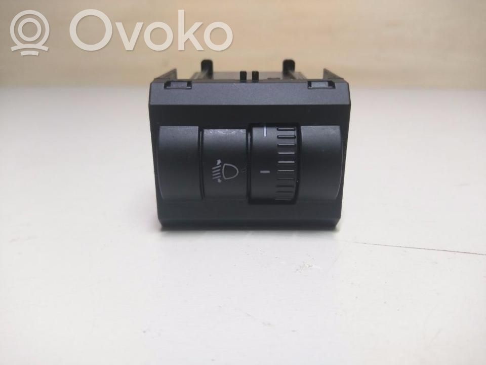 Skoda Fabia Mk2 (5J) Interruptor de control de altura del faro delantero 