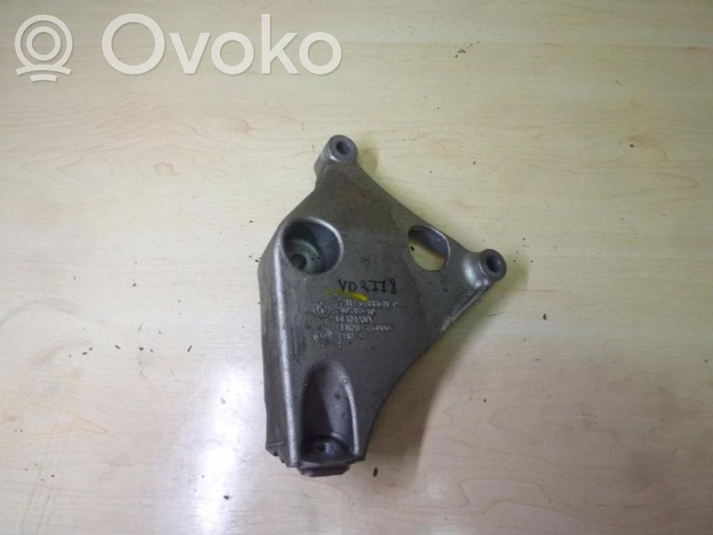 BMW 4 F32 F33 Engine mounting bracket 