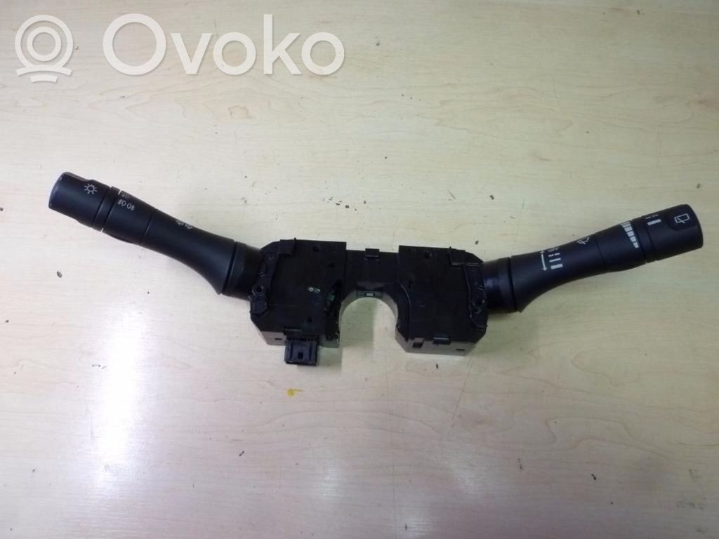 Nissan Juke I F15 Commodo, commande essuie-glace/phare 