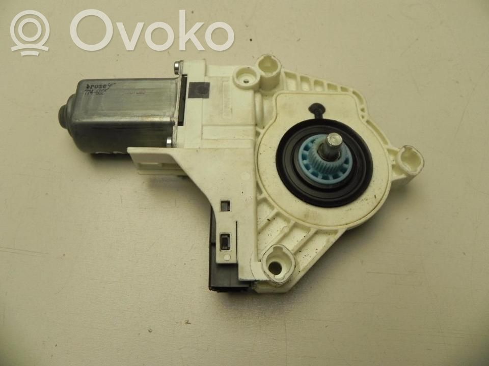 Silnik regulatora szyby drzwi przednich   AH2214B554AA,Z860,Z860