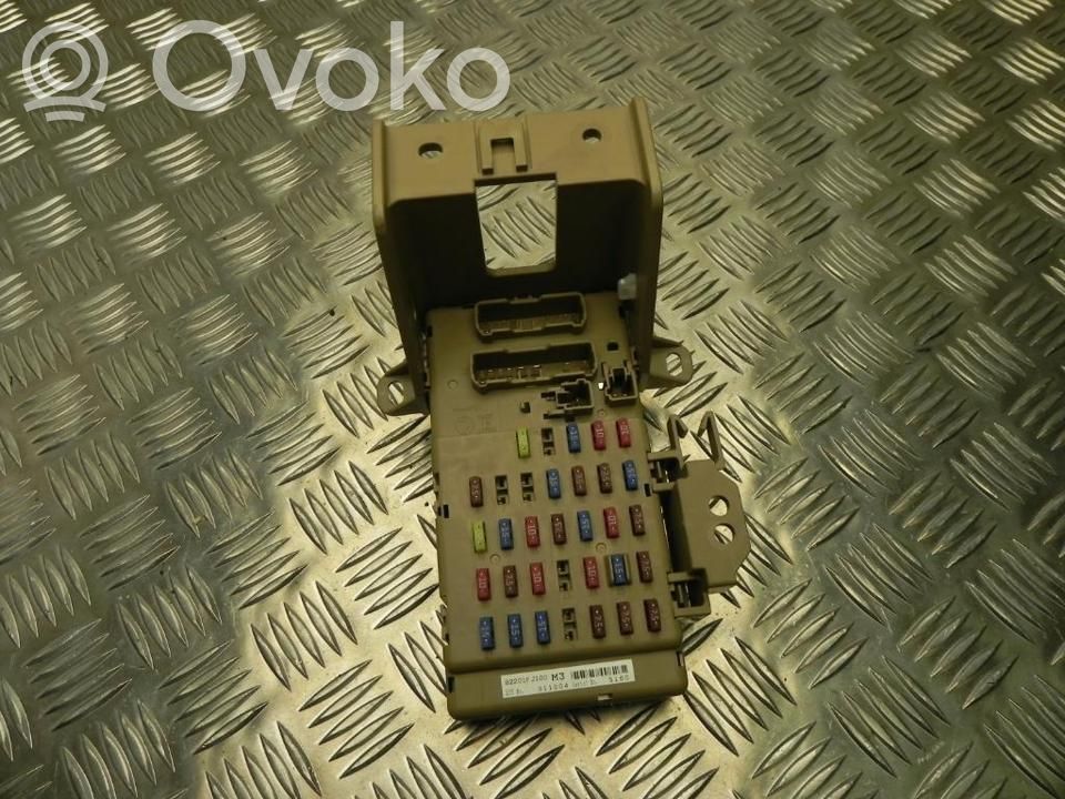 Skrzynka bezpieczników / Komplet   82201FJ100,K700,K700