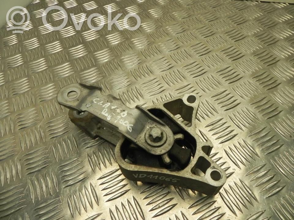 Mercedes-Benz CLA C117 X117 W117 Engine mount bracket 