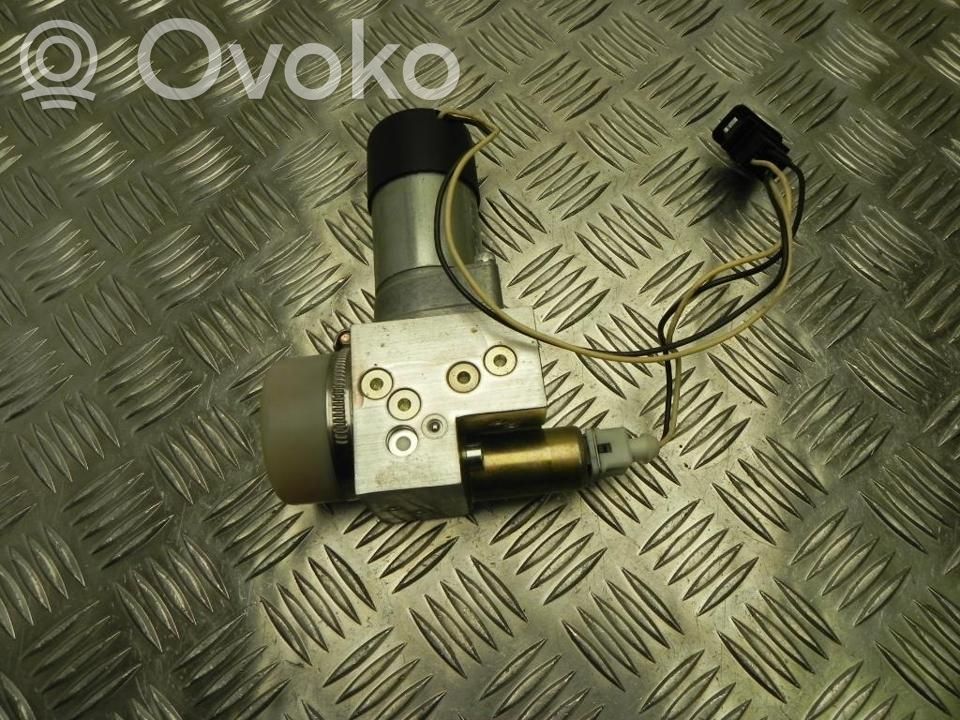 Volkswagen Phaeton Siłownik elektryczny podnoszenia klapy tylnej / bagażnika 