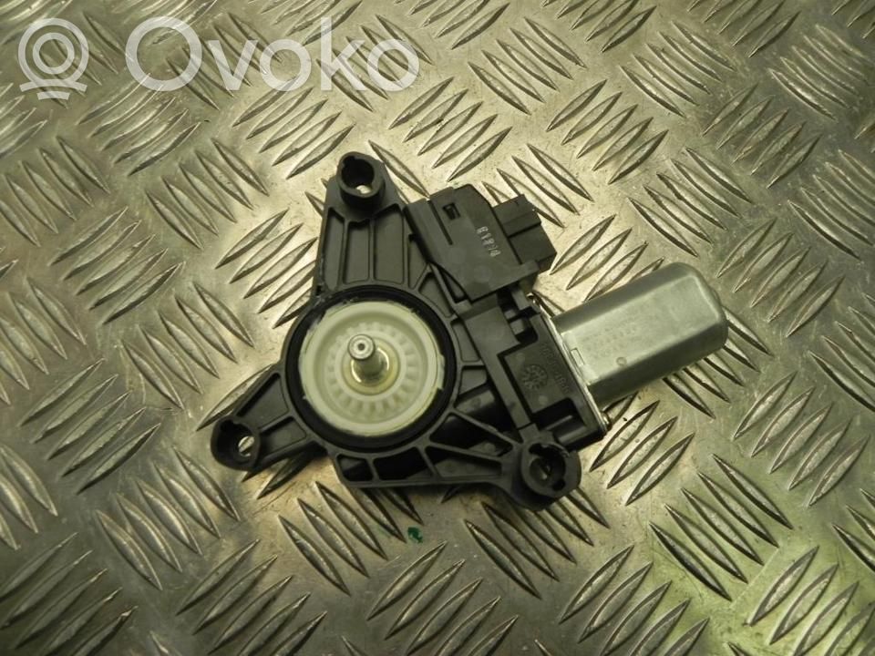 Mercedes-Benz C W205 Rear door window regulator motor 