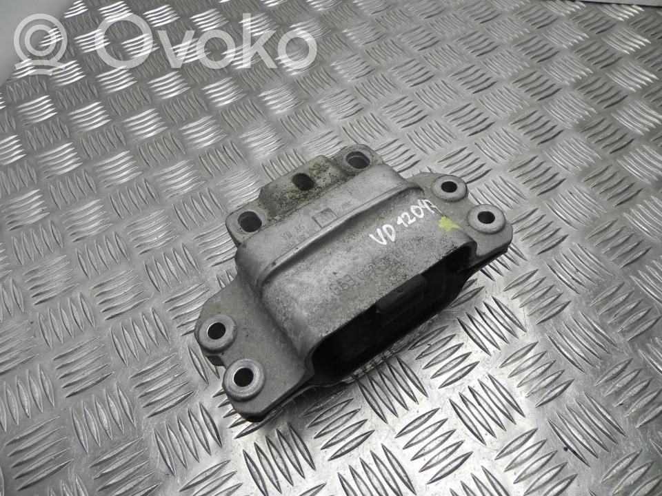 Volkswagen Golf V Engine mount bracket 