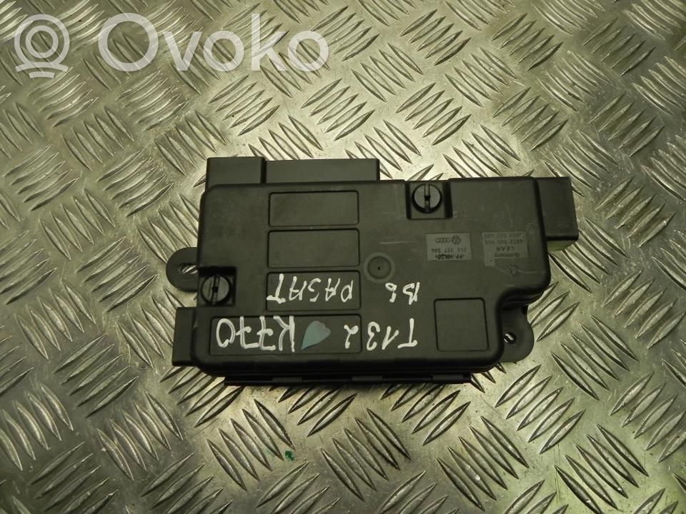 Volkswagen PASSAT B6 Juego de caja de fusibles 