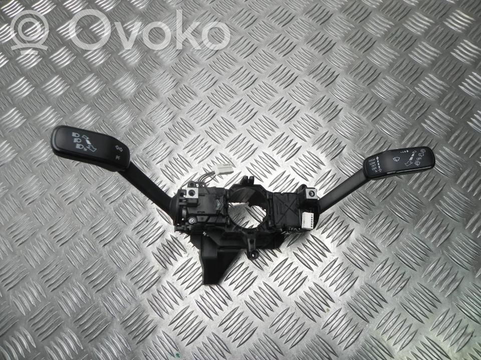 Volkswagen Golf VII Interruptor/palanca de limpiador de luz de giro 