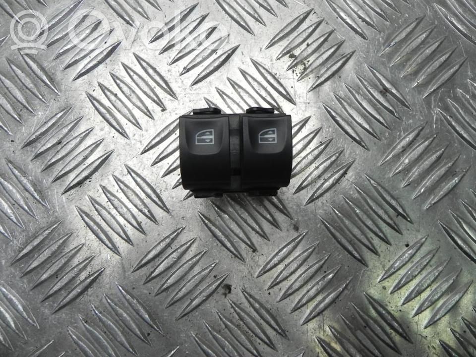 Renault Clio IV Electric window control switch 