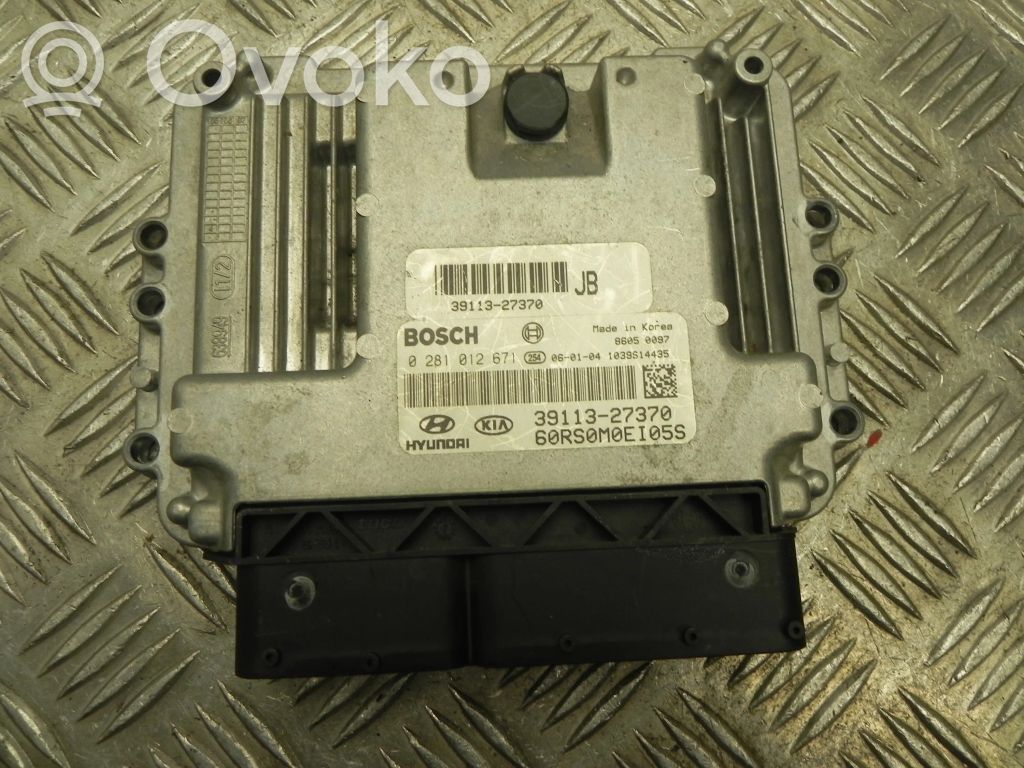 KIA Carens III Engine control unit/module 