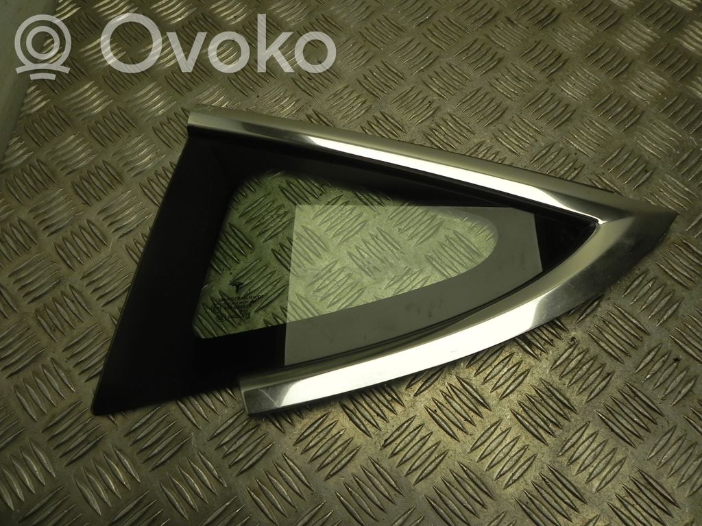 Tesla Model 3 Luna/vidrio medio lateral 
