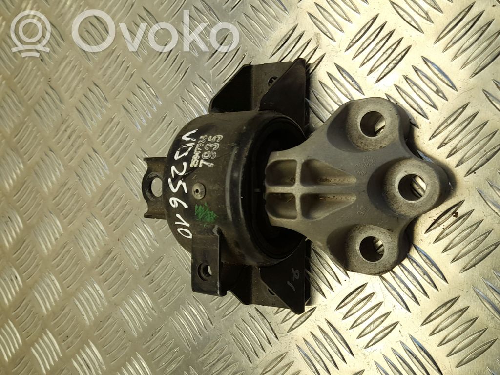 Opel Mokka X Dzinēja spilvens 