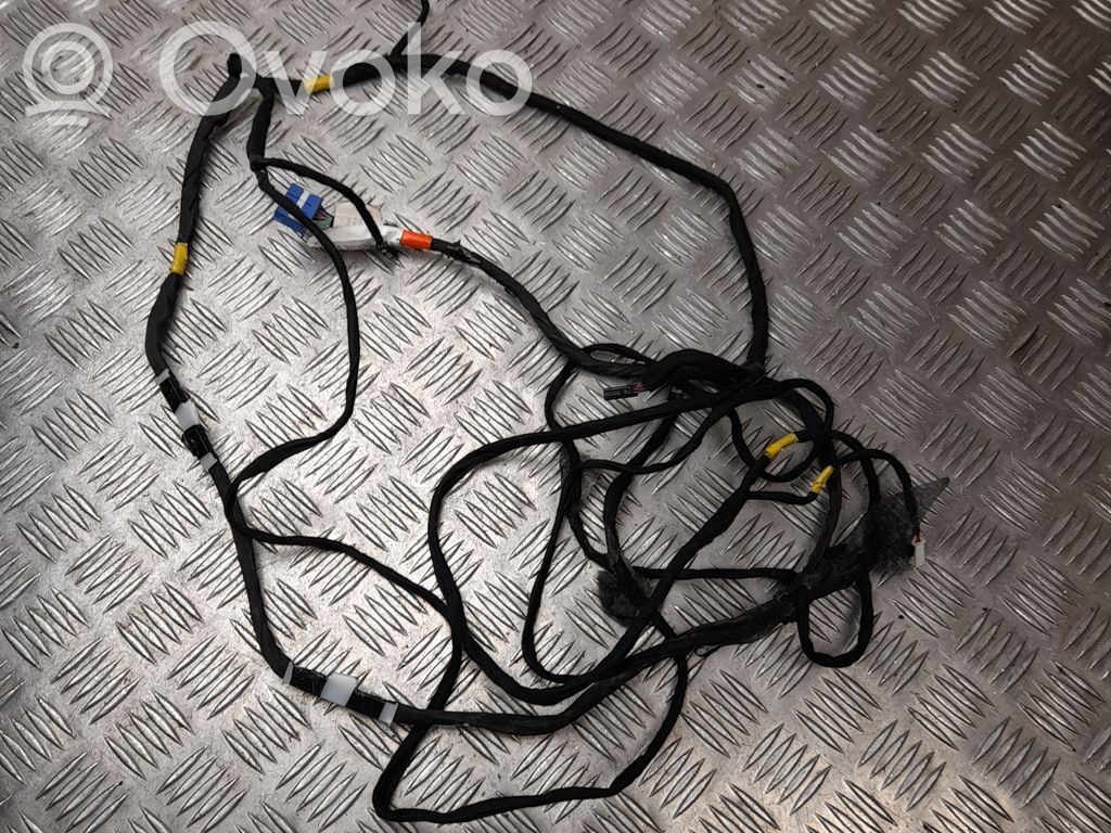 Tesla Model Y Otros cableados 