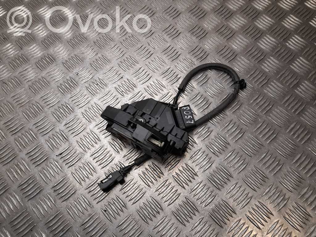 Ford Focus Priekšpusē slēdzene 