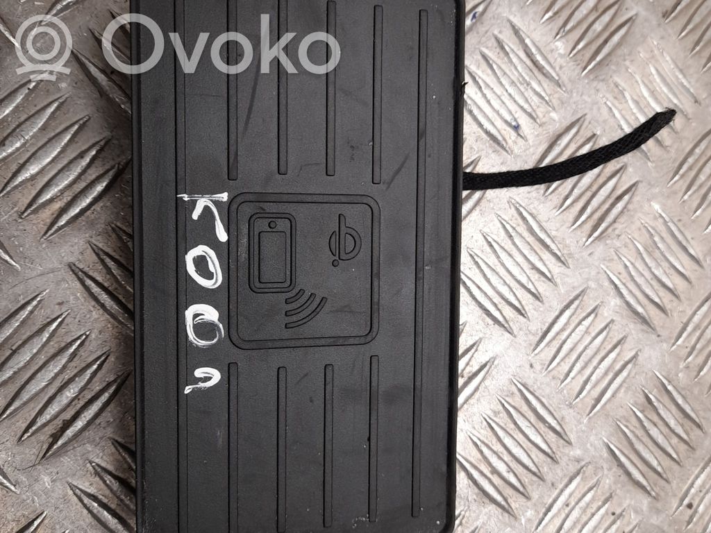 Audi Q7 4M Wireless charging module 