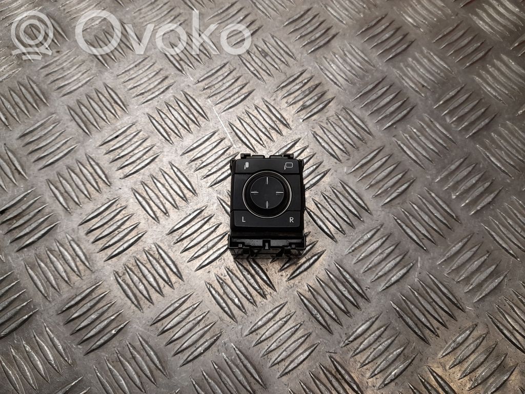 Lexus UX Electric window control switch 