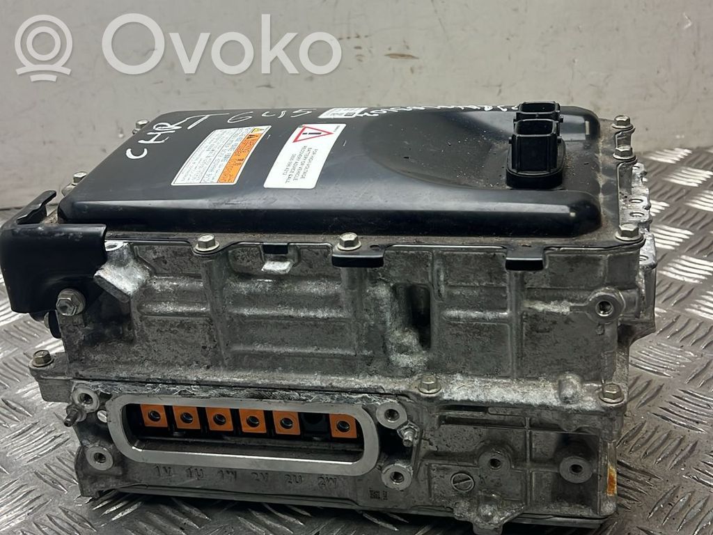 Toyota C-HR I Voltage converter inverter 