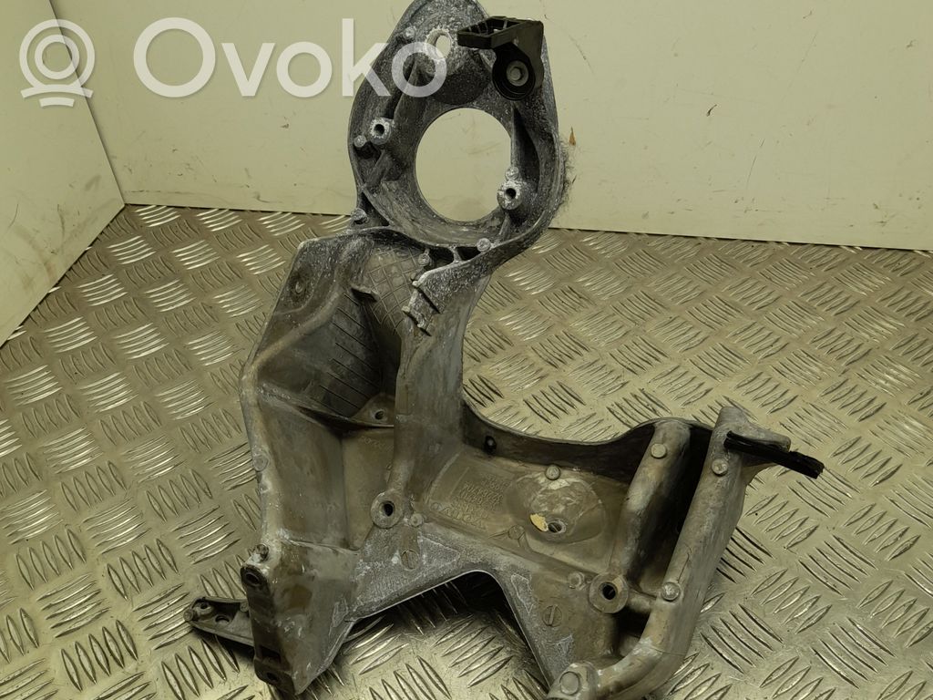 Volvo XC60 EGR-venttiilin/lauhduttimen kiinnike 