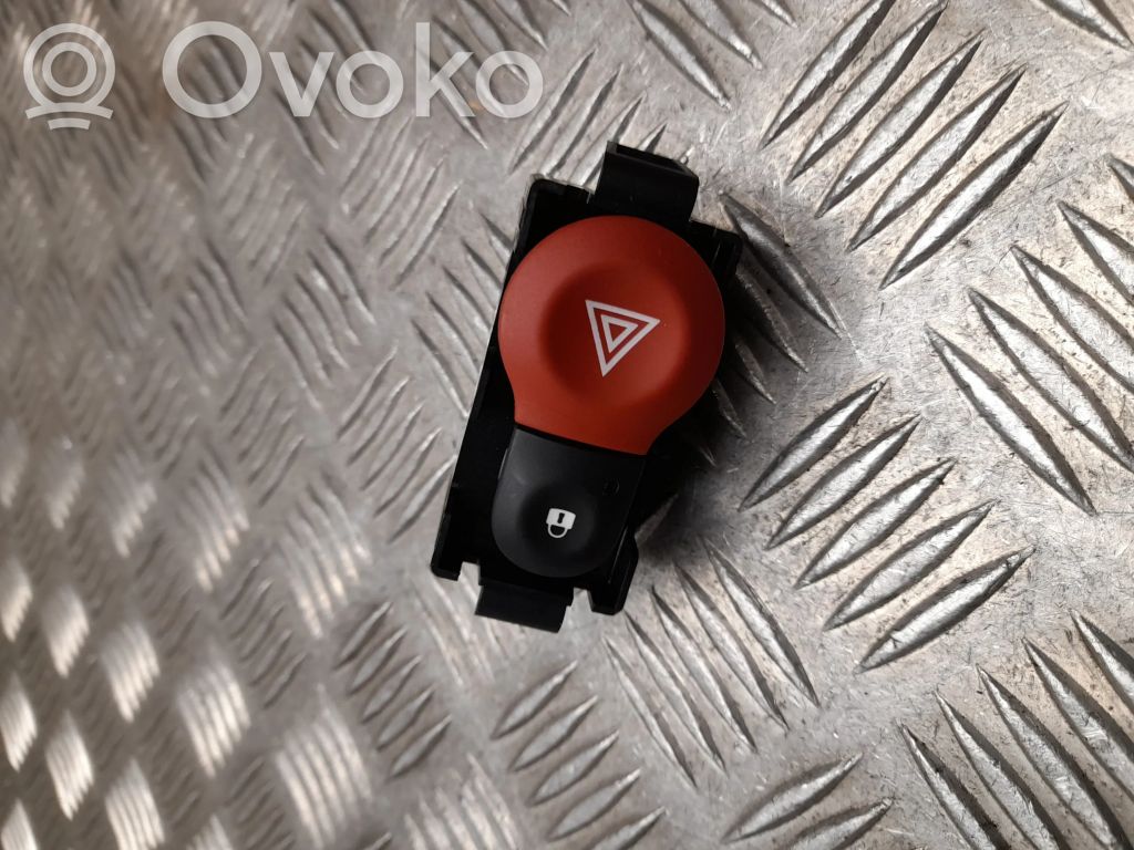 Hazard light switch   252103178R,L5970