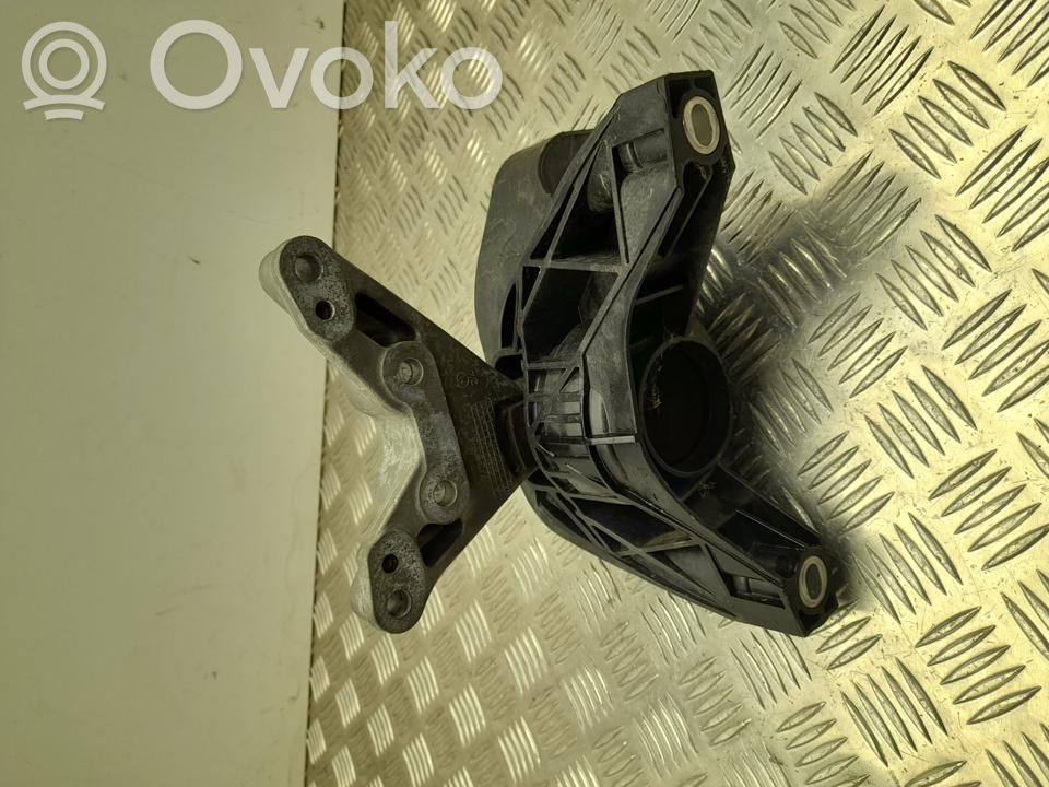 Citroen DS7 Crossback Engine mount bracket 