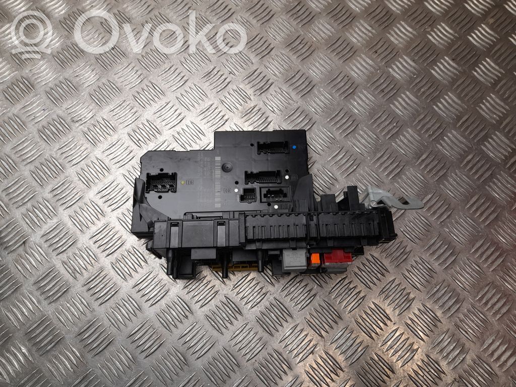 Skrzynka bezpieczników / Komplet   A2049060405,A2045458732,A2129028502,G6777