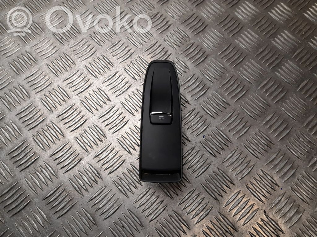 Subaru XV II Electric window control switch 