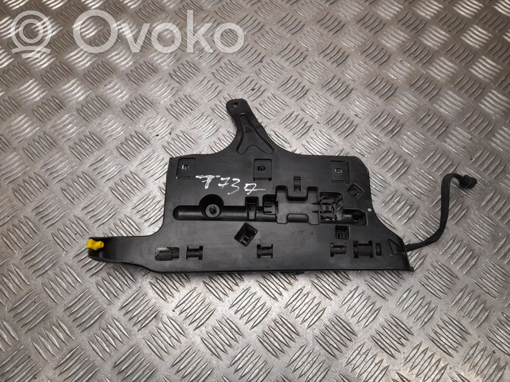 Autres éléments de console centrale   GK6214E108AB,L7400