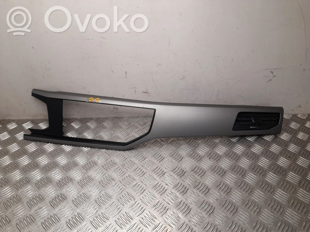 Volkswagen Polo VI Mascherina unità principale autoradio/GPS 
