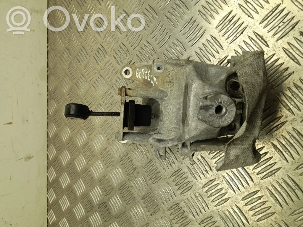 Engine mounting bracket   80A199308A,VD32379