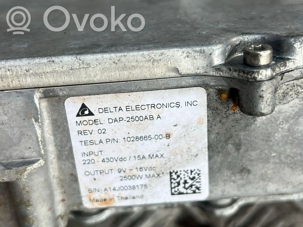 Tesla Model S Sprieguma pārveidotājs 