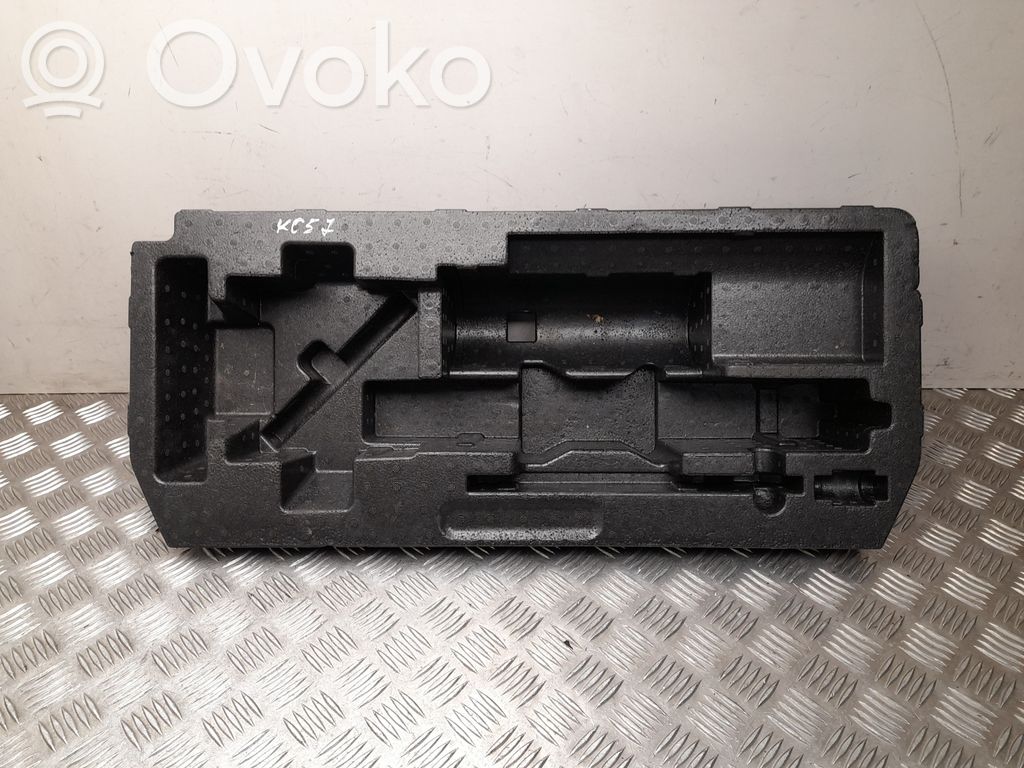 Audi Q8 e-tron Glove box in trunk 