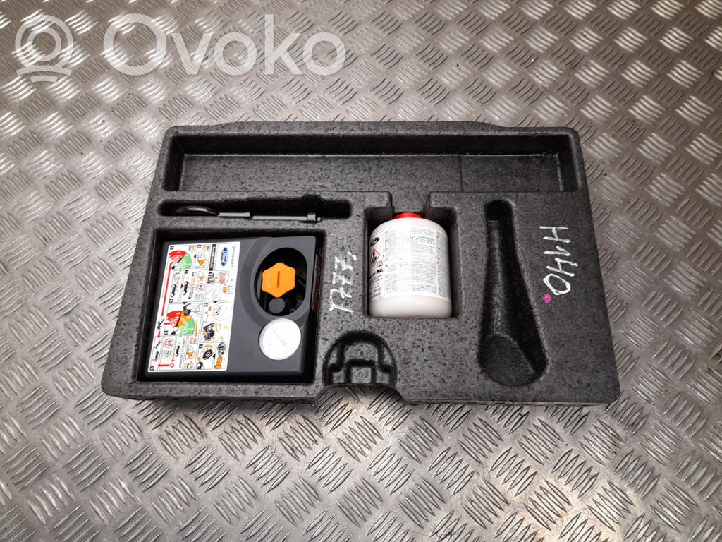 Ford S-MAX Tool box 