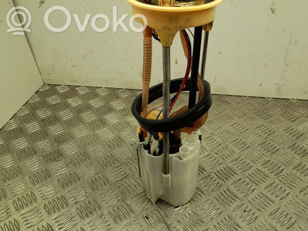 Volkswagen Amarok Bomba interna de combustible
