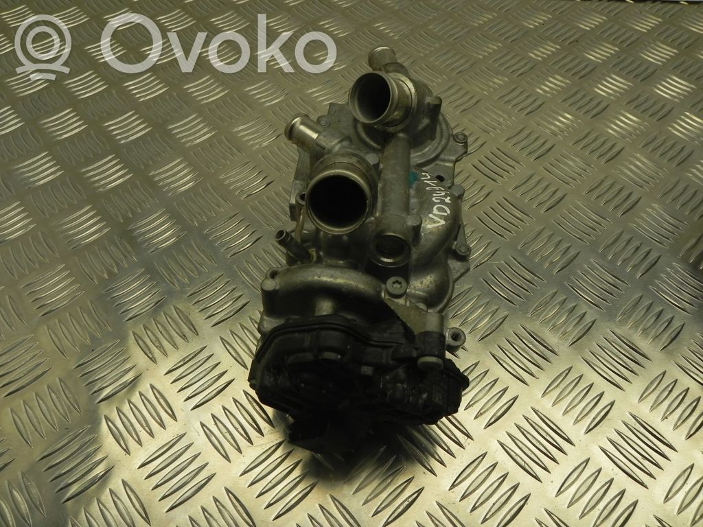 Volkswagen Polo VI Vesipumppu 