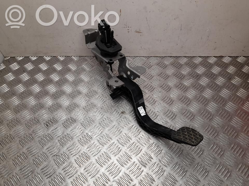 Mazda CX-30 Clutch pedal 
