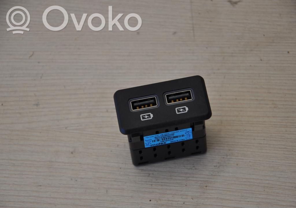 Peugeot 508 II Enchufe conector USB 