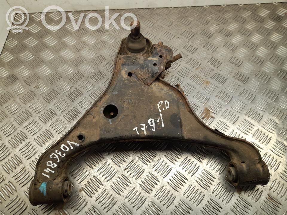 Nissan Navara D40 Braccio di controllo sospensione anteriore inferiore/braccio oscillante