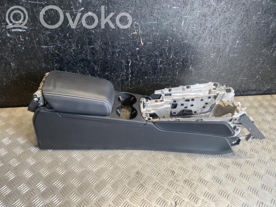 Porsche Macan (95B) Center console 