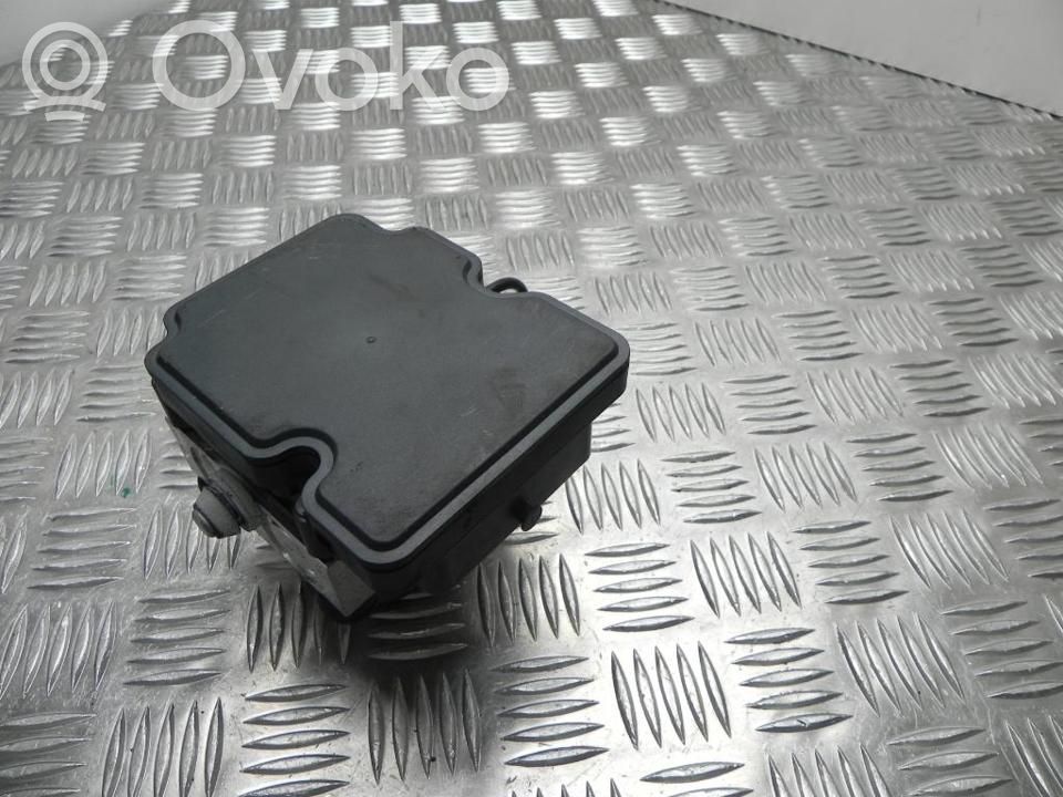 Opel Corsa E ABS bloks 
