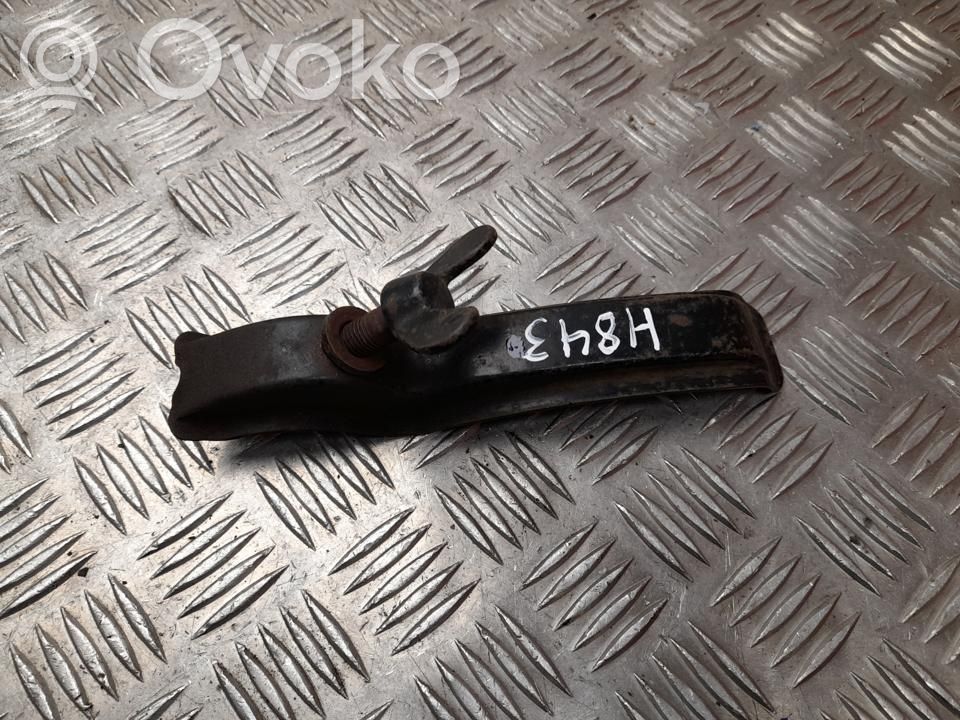Mercedes-Benz 190 230 W110 W111 Engine mounting bracket 