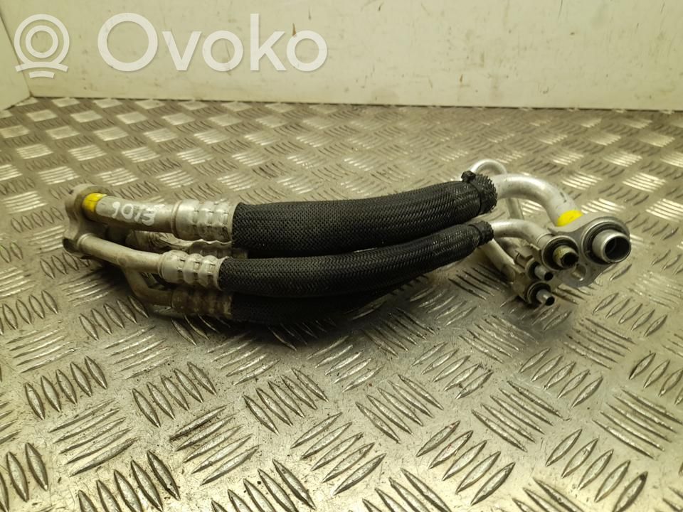 Tesla Model 3 Ilmastointilaitteen putki (A/C) 