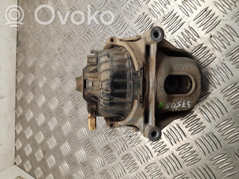 Volkswagen Touareg III Engine mount bracket 