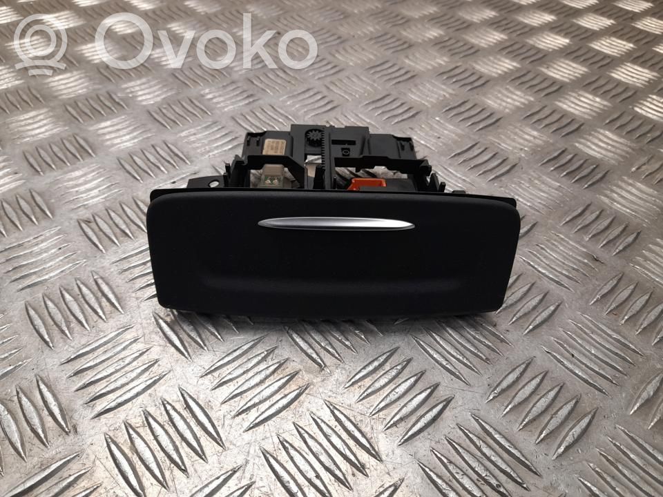 Mercedes-Benz S W222 Popielniczka przednia tunelu środkowego 