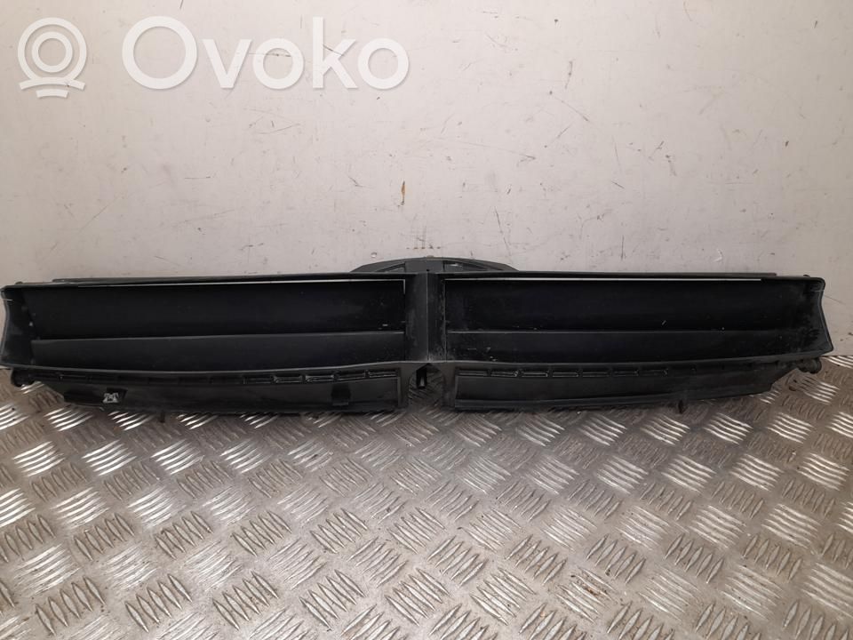 Tesla Model X Boczna kratka nawiewu deski rozdzielczej 