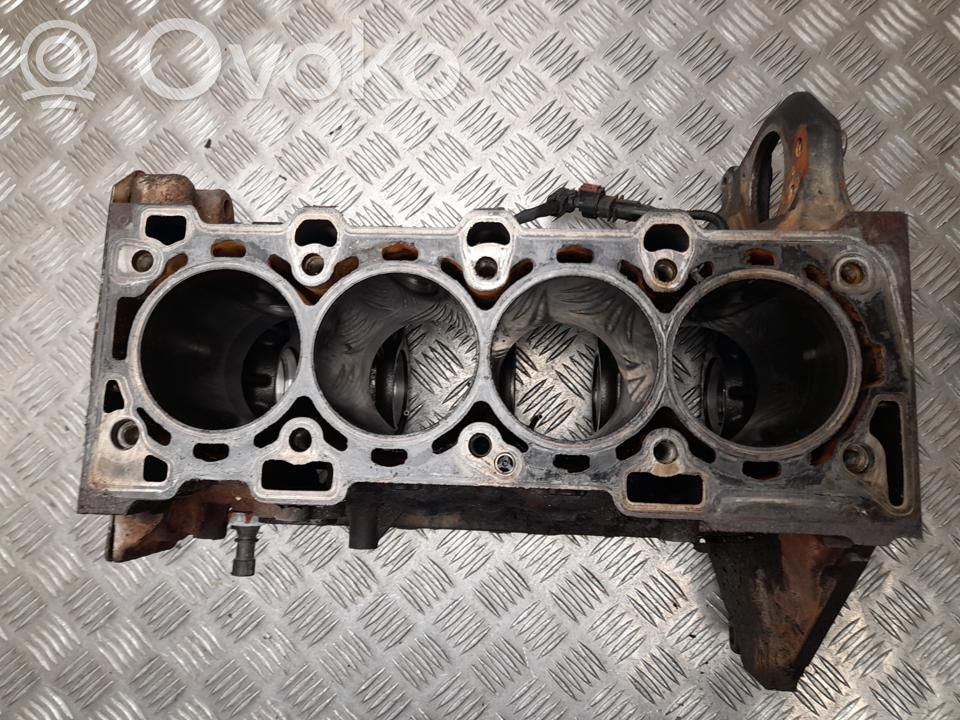 Opel Zafira C Engine block 