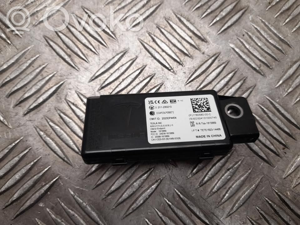 Tesla Model 3 Aerial antenna amplifier 