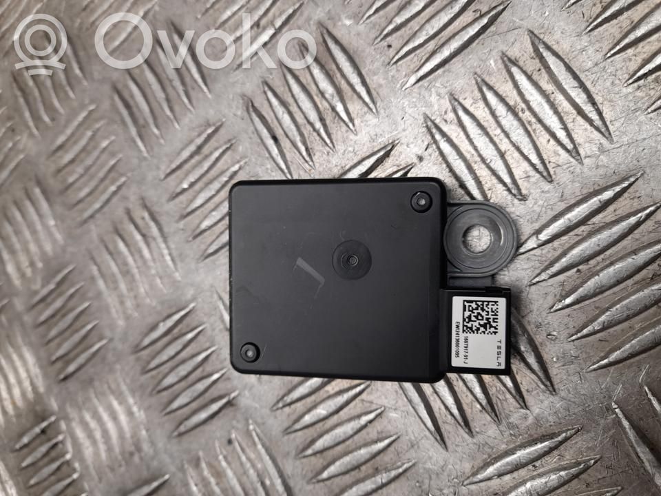 Tesla Model 3 Kiti valdymo blokai/ moduliai 